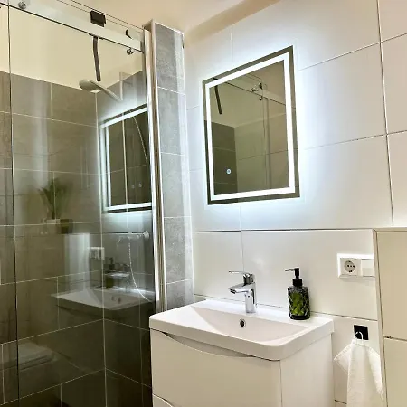 Mystay: Zentral I Design I Prime I Gaeste Wc Lejlighed Heidelberg